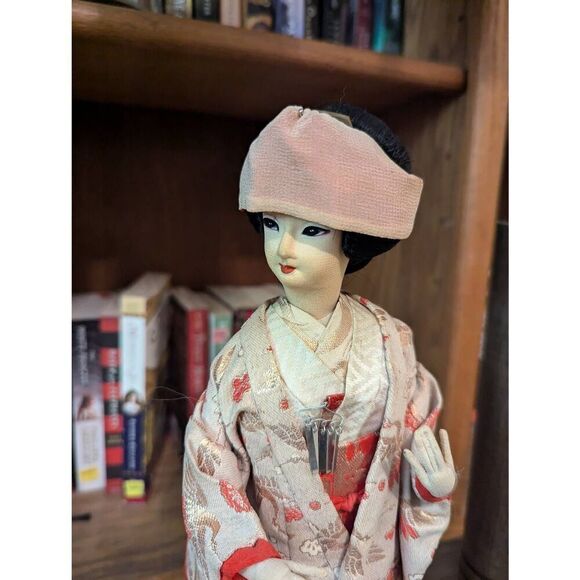 Vintage Handmade in Japan Kyugetsu Traditional Geisha Doll Figurine - Picture 5 of 6